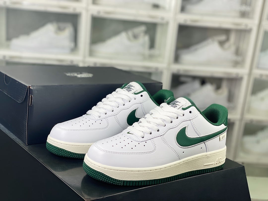Nike Leather Branco e Verde Floresta Bordado Hook