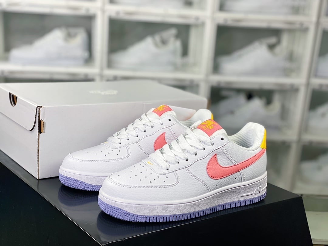 Nike Leather Branco com Amarelo e Coral