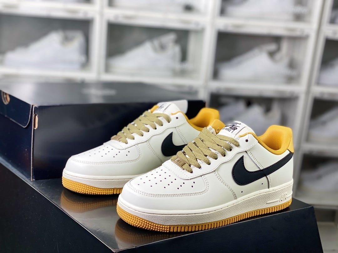 Nike Leather Creme, Amarelo e Preto Hook