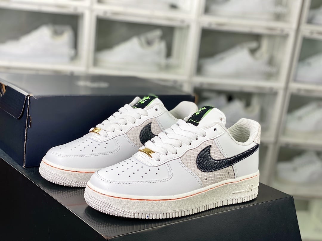 Nike Leather Creme Snake Cinza