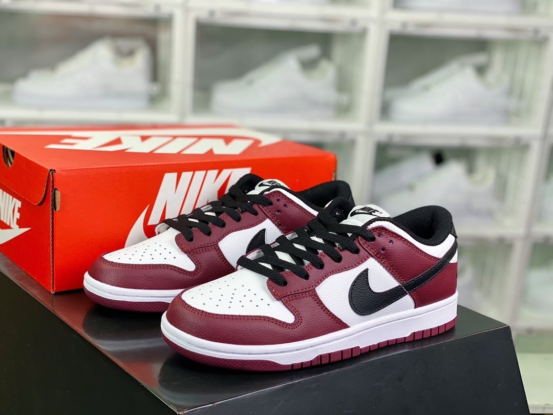NK Dunk Low Bordeaux Preto Branco