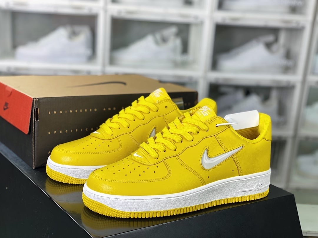 Nike Leather Amarelo com Gem Hook