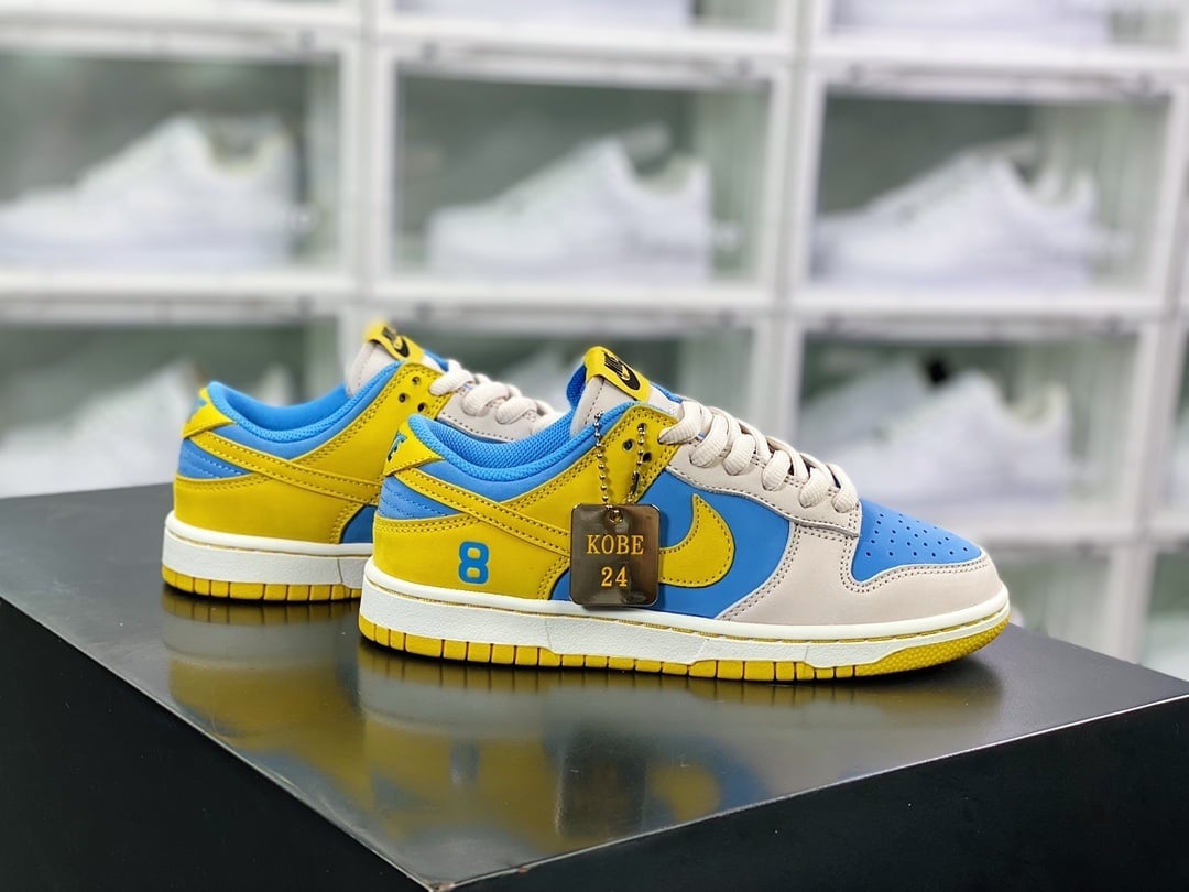 NK Dunk Low Kobe Branco e Amarelo 24
