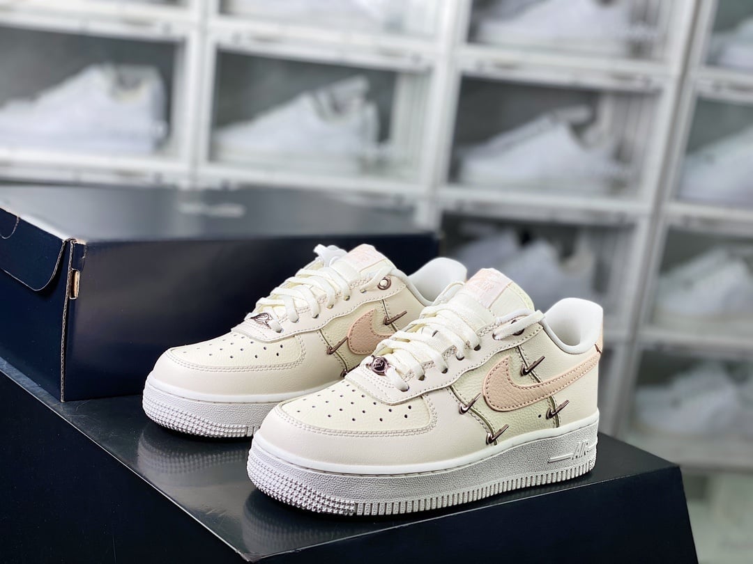 Nike Leather Creme, Rosa e Ouro com Quatro Hooks