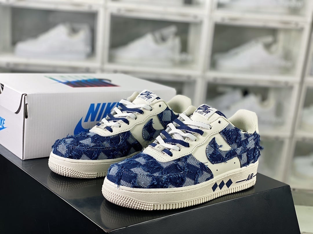Nike Denim Creme e Azul Escuro com Franjas