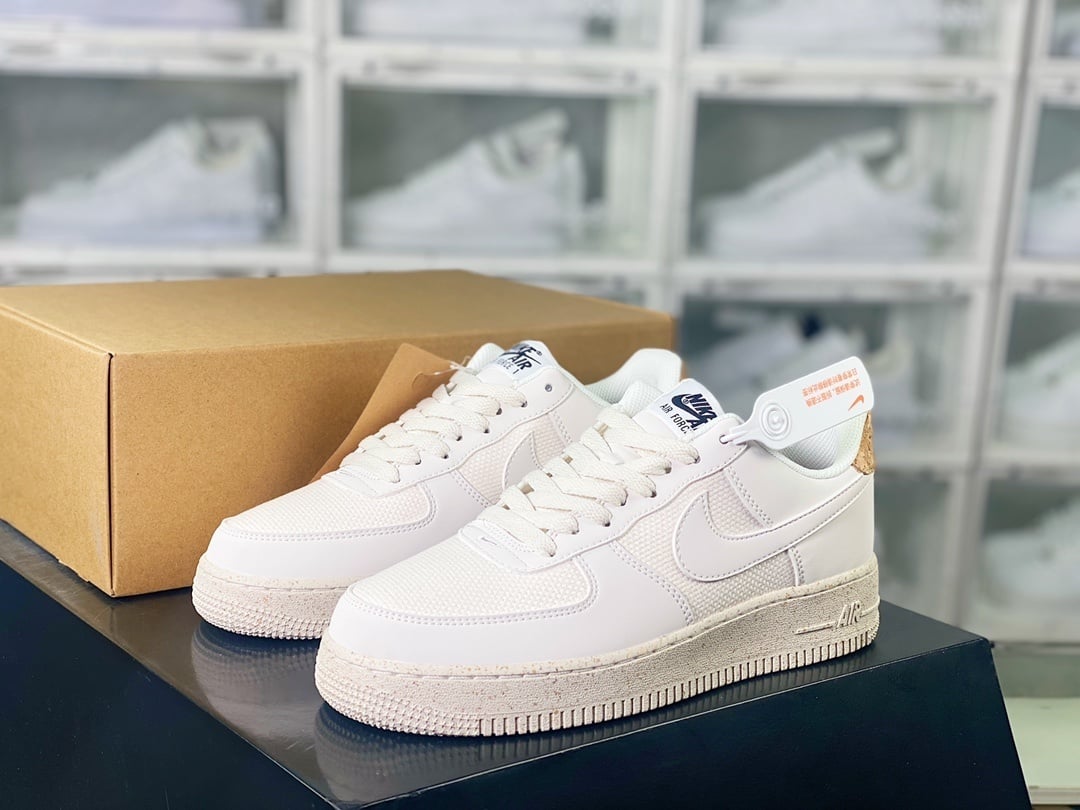 Nike Creme Cork