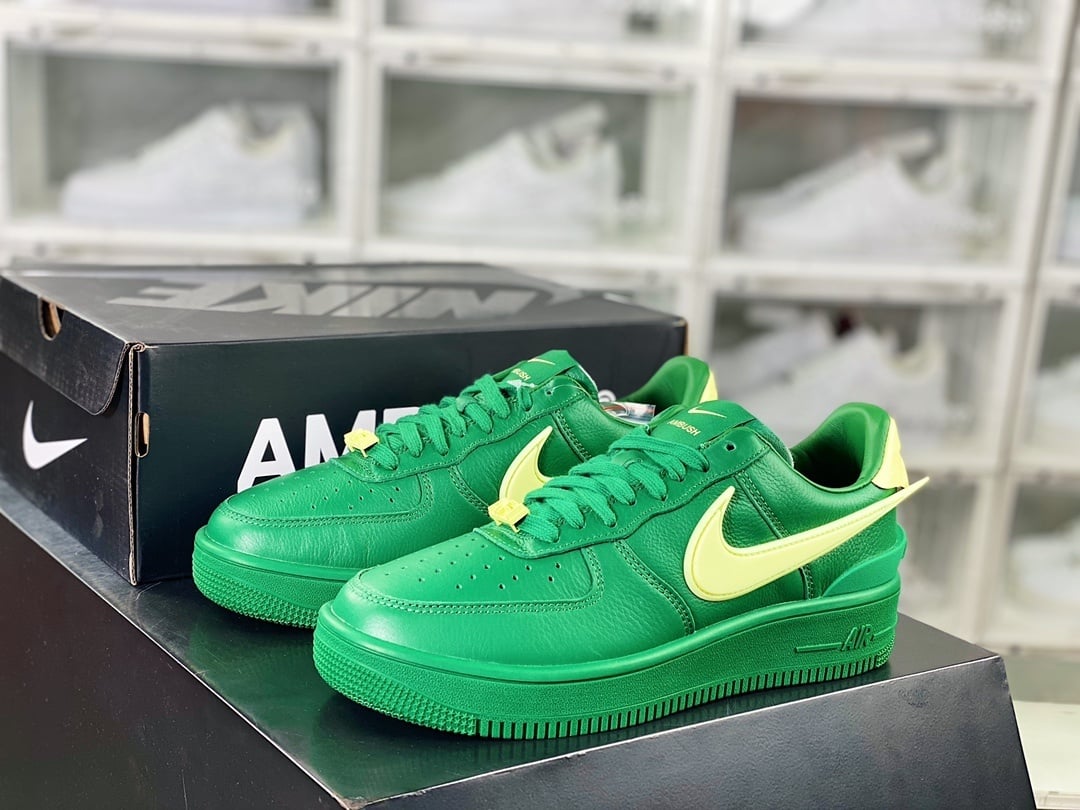 Nike Colaboração Loki Verde