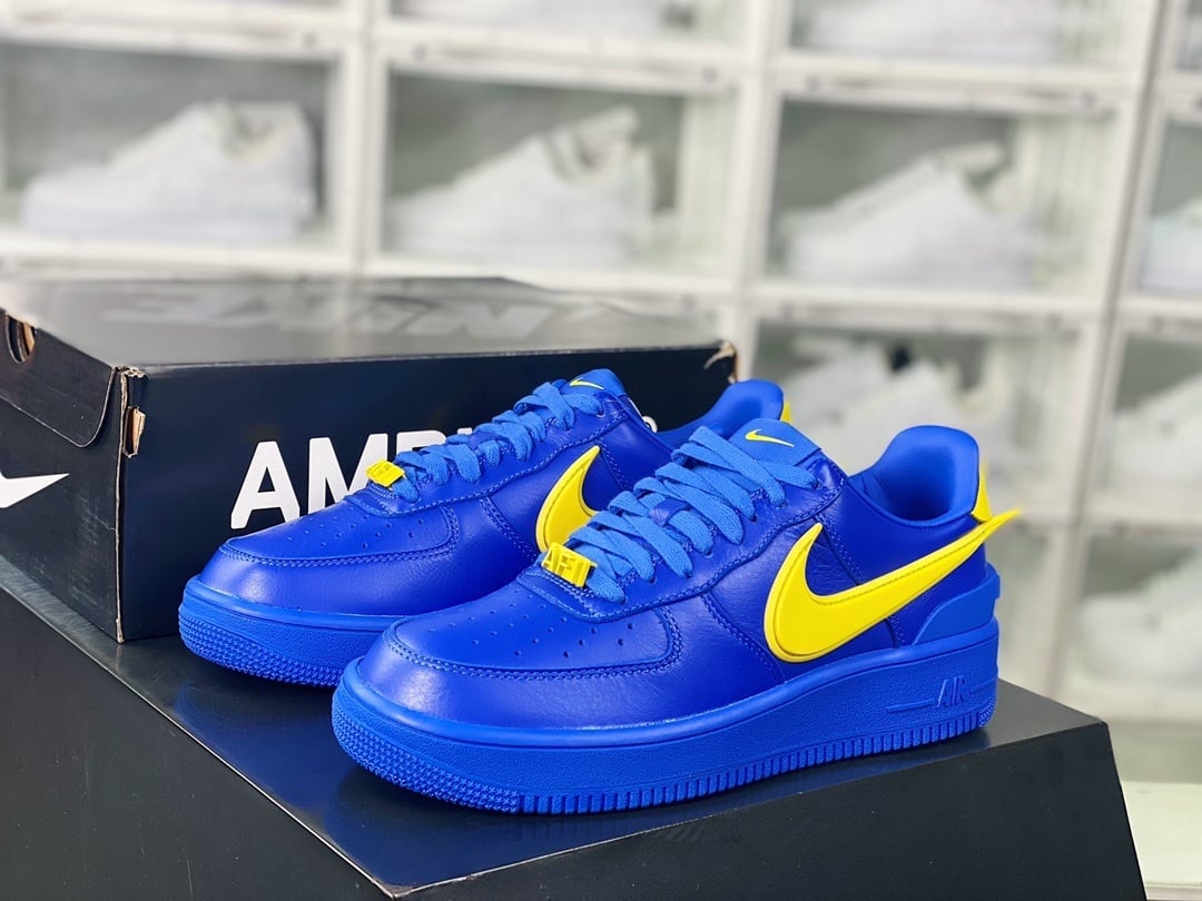 Nike Collab Blue Giant e Yellow Large Hook