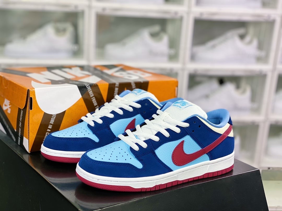 NK Dunk Low Mosca Abelha