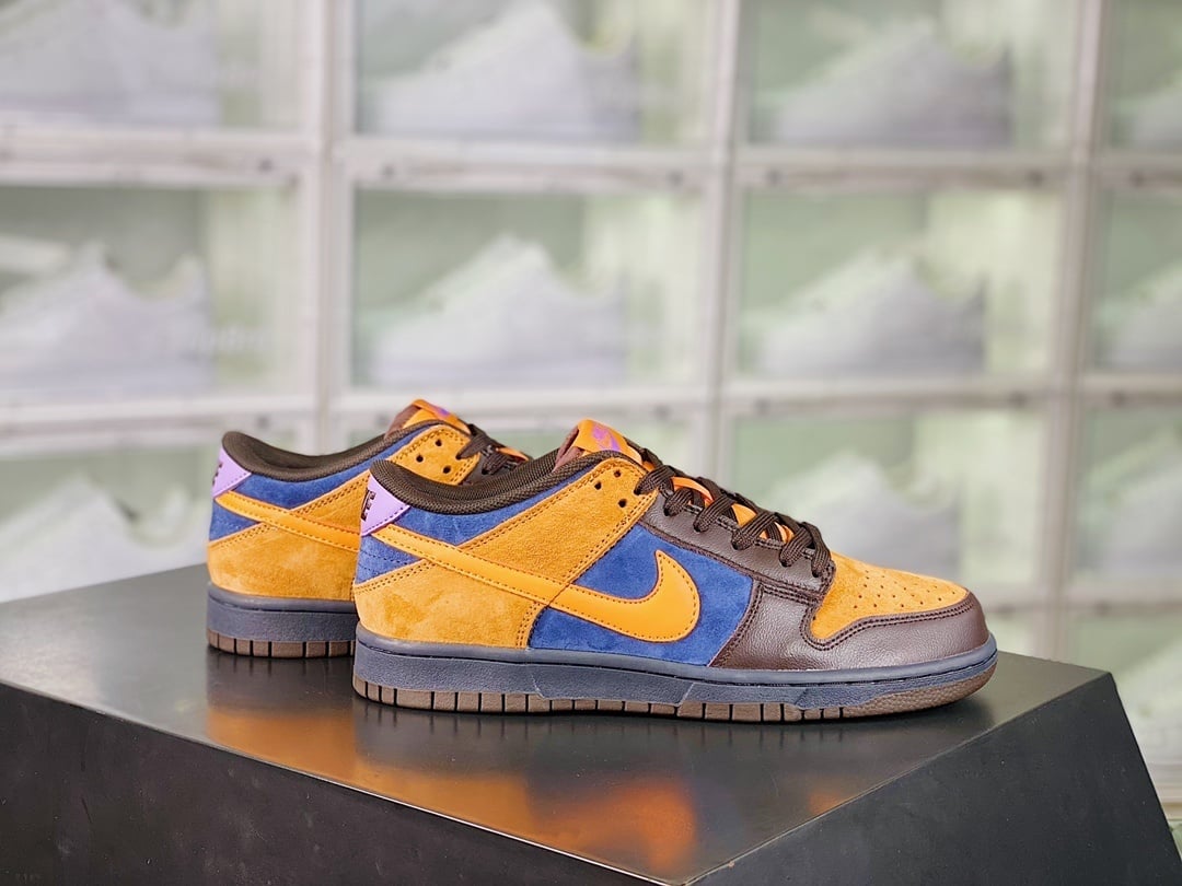 NK Dunk Low Apple Cider