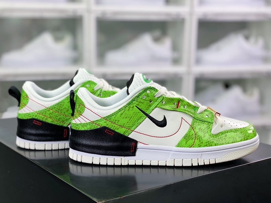 NK Dunk Low Desconstruído Branco, Preto e Verde com Cobra Dourada