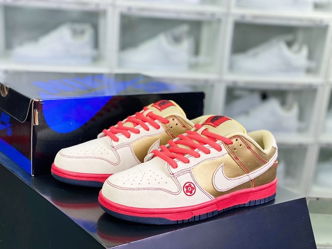 NK Dunk Low Gato da Sorte Dourado