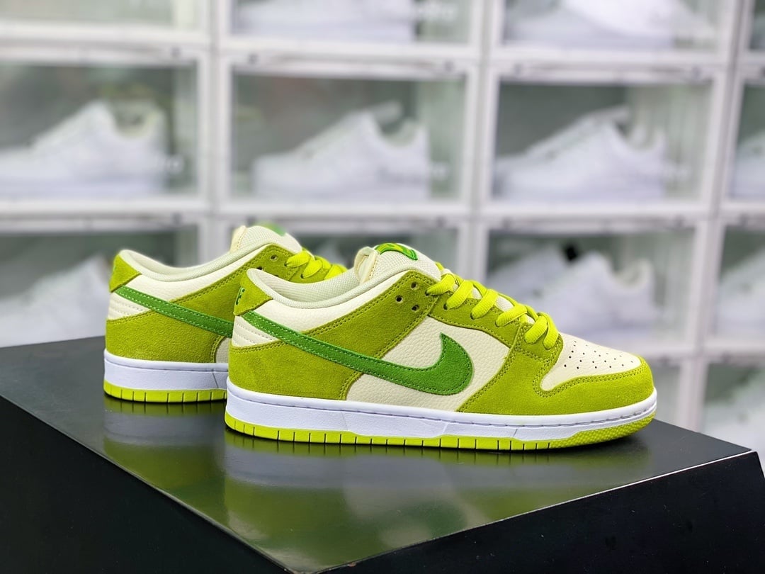 NK Dunk Low Green Apple