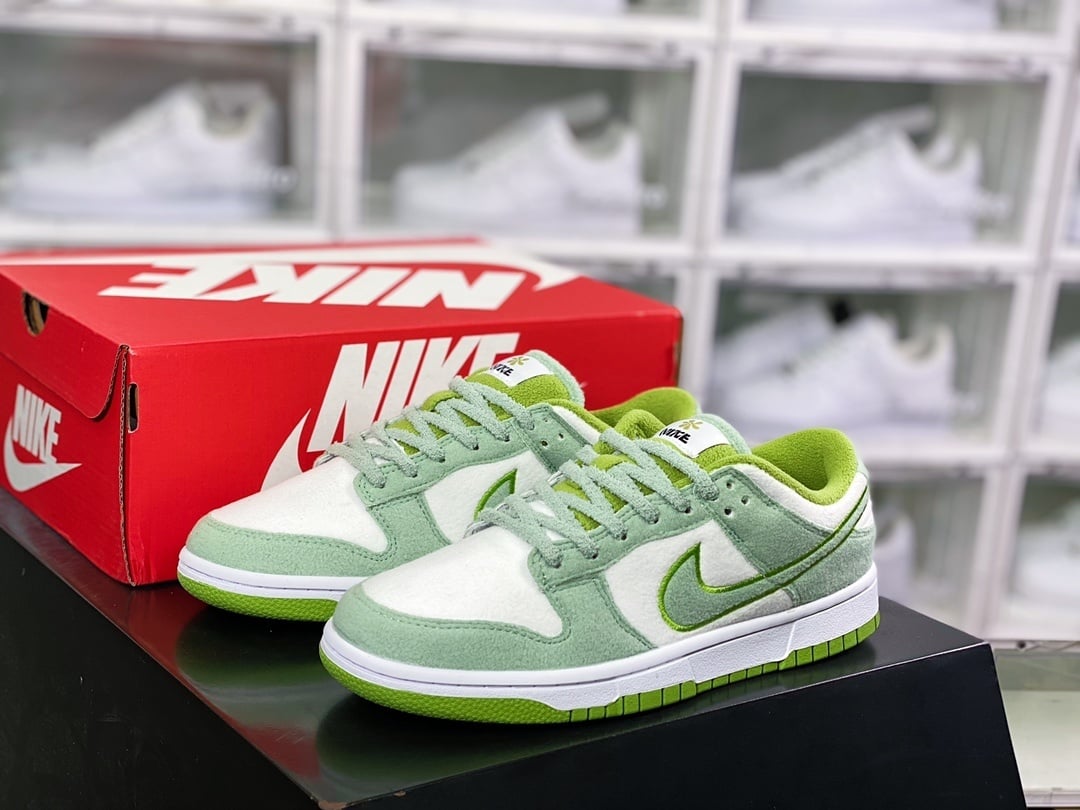 NK Dunk Low Verde Grama Pele Branca