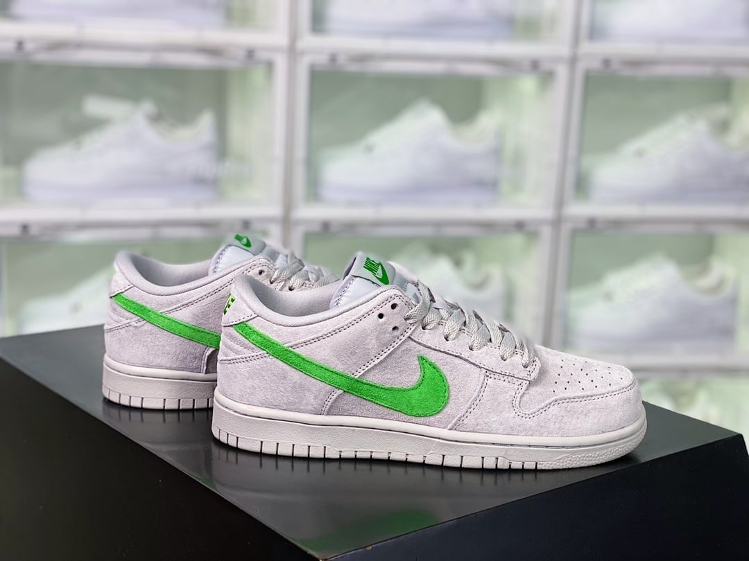 NK Dunk Low Camurça Cinza e Verde Partículas