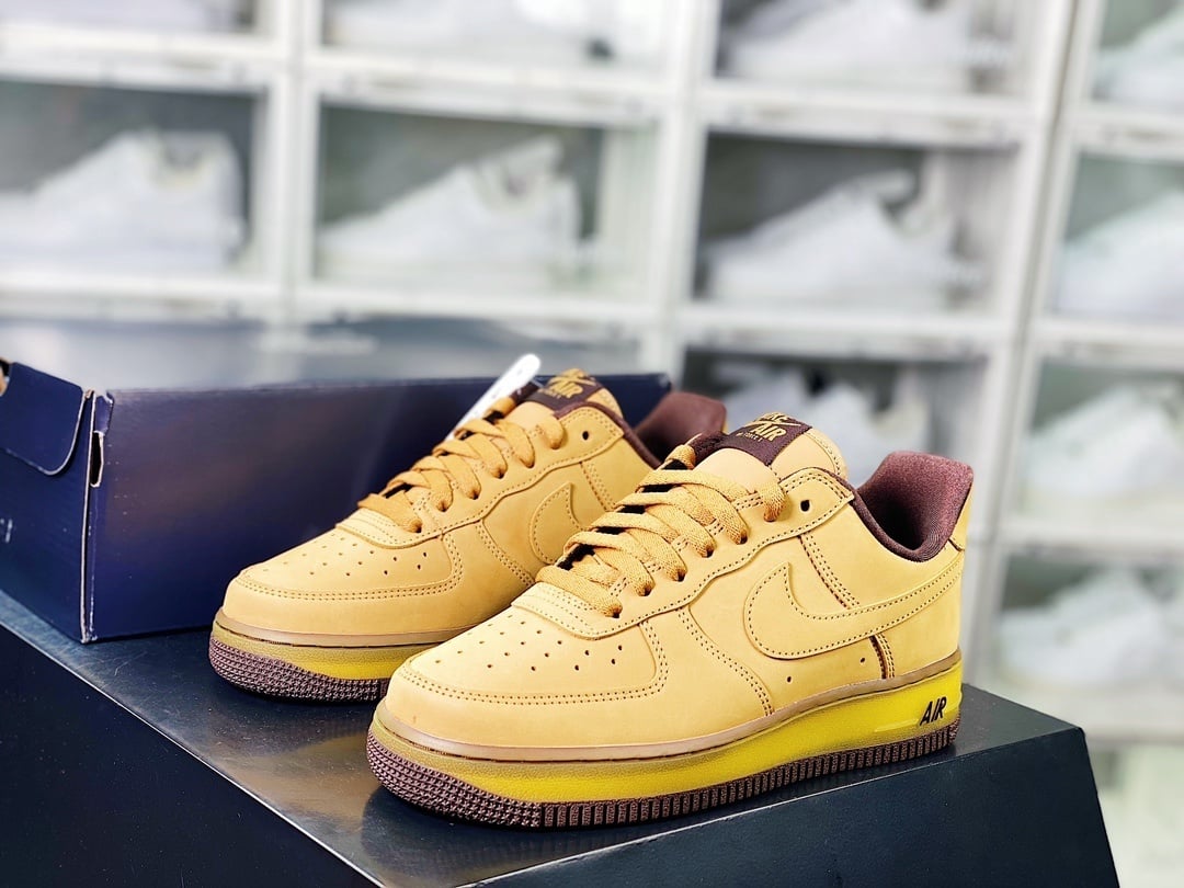 Nike Meia-Amarelo e Moca Semi-Transparente