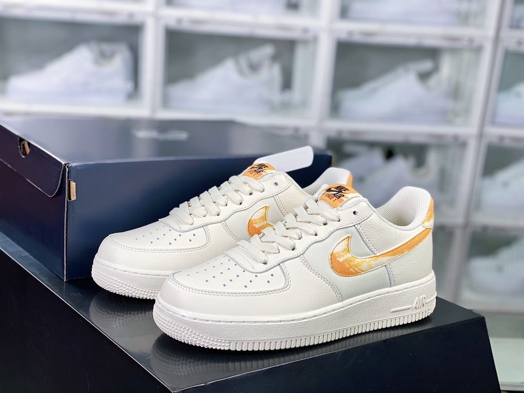 Nike Canvas Creme e Amarelo Tie-Dye
