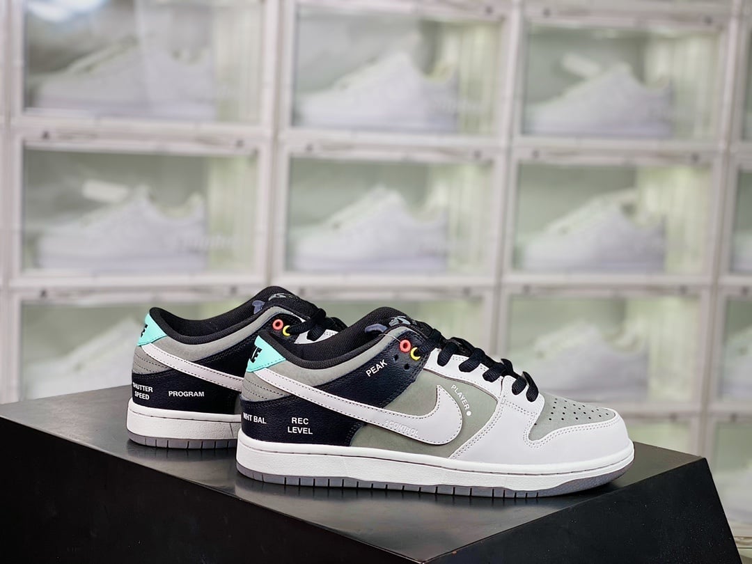 NK Dunk Low Colab Sony Preto e Cinza