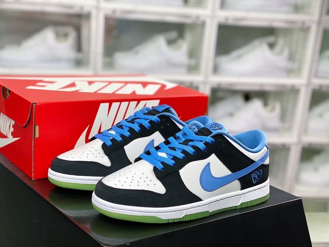 NK Dunk Low Preto Branco Azul Carolina Ginobili