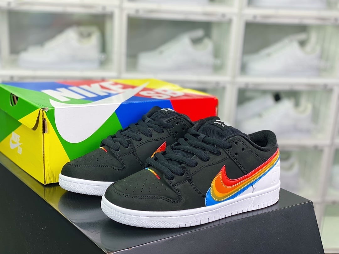 NK Dunk Low Preto Branco Três Logos
