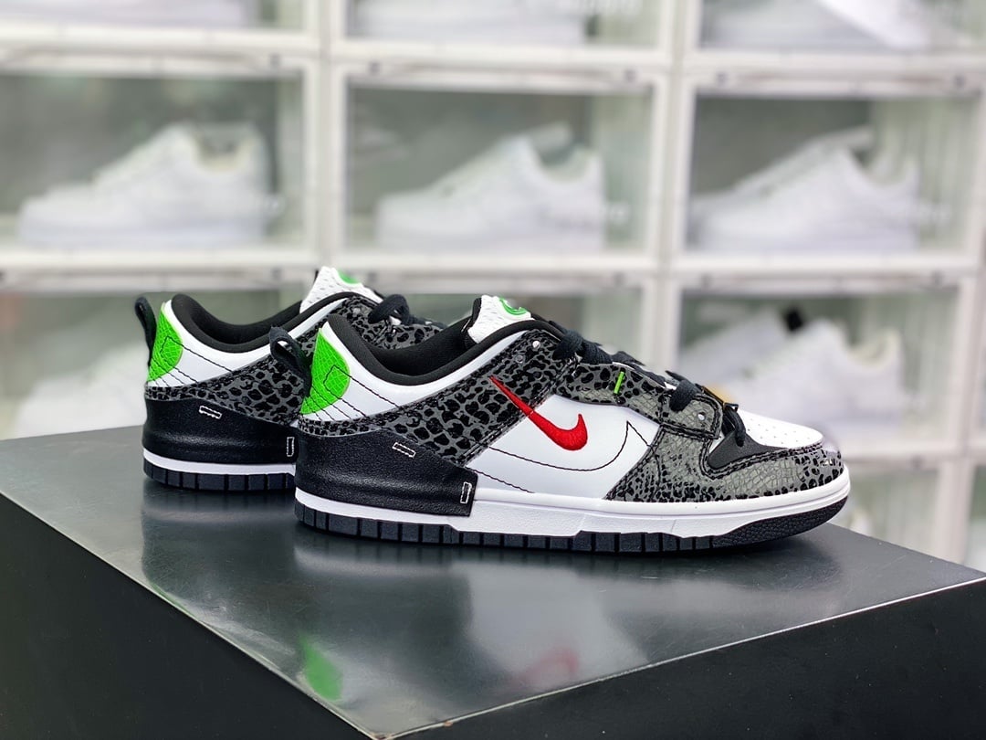 NK Dunk Low Preto e Branco Dust Do It