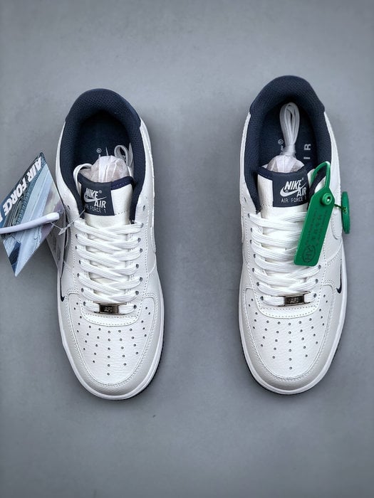 Nike Air Force 1 '07 Azul Escuro com Mini Swoosh - Vista 4