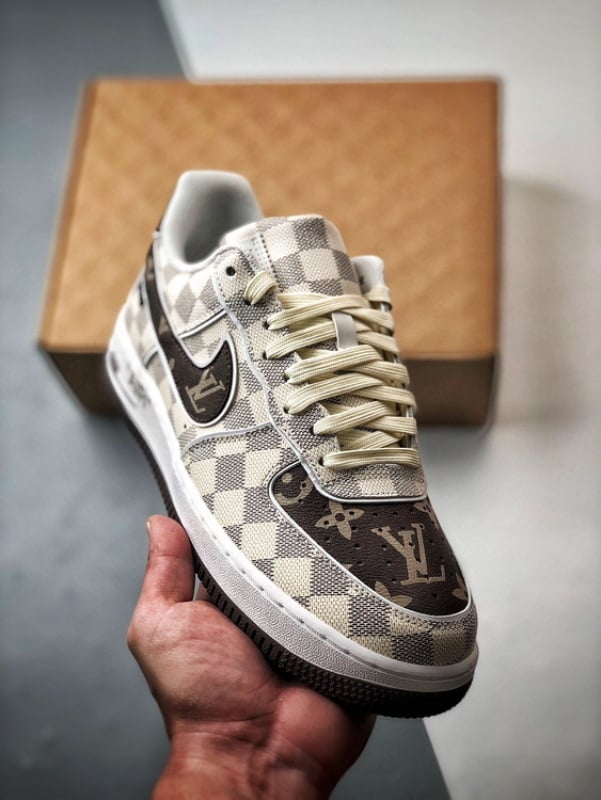 1V x Nike Air Force 1 Low Xadrez Preto e Cinza