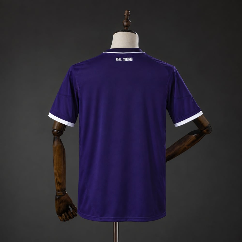 Camisola Real Madrid 2010/2011 Terceira Retro - Vista 2