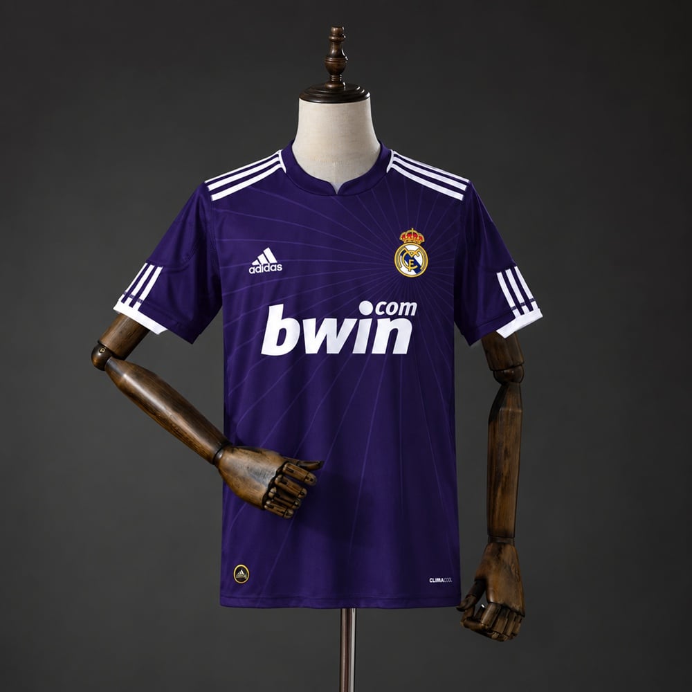 Camisola Real Madrid 2010/2011 Terceira Retro - Vista 1