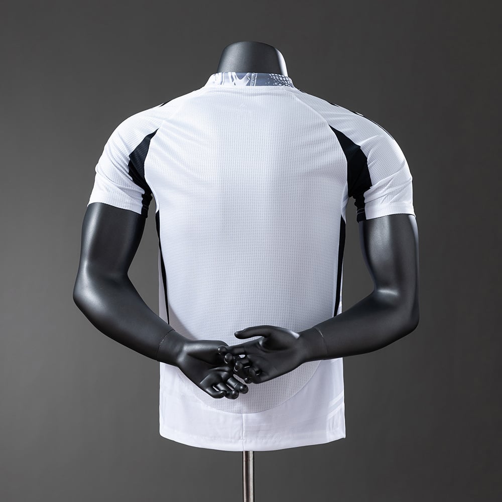 Real Madrid 25/26 edicão especial versão jogador - Vista 2