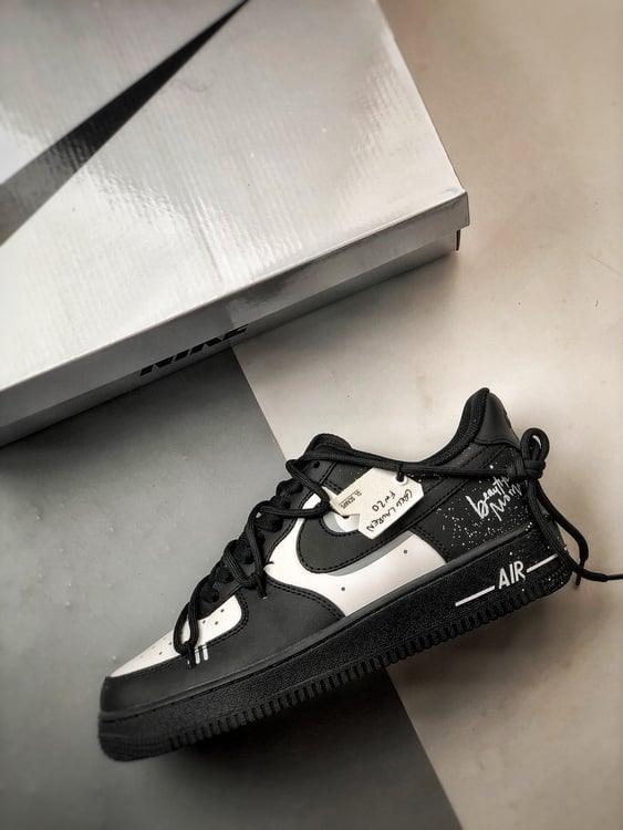 Nike Air Force 1 Low Branco e preto Clássico - Vista 3