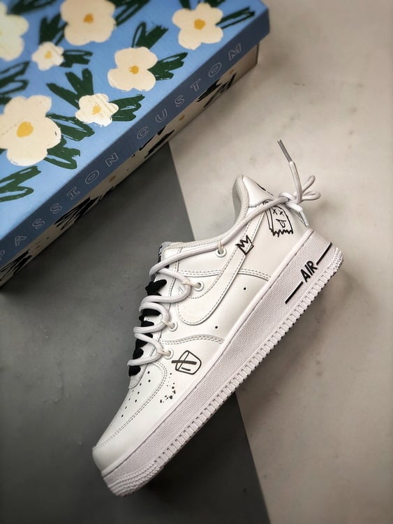 Air Force 1 Low com Desenhos - Vista 3