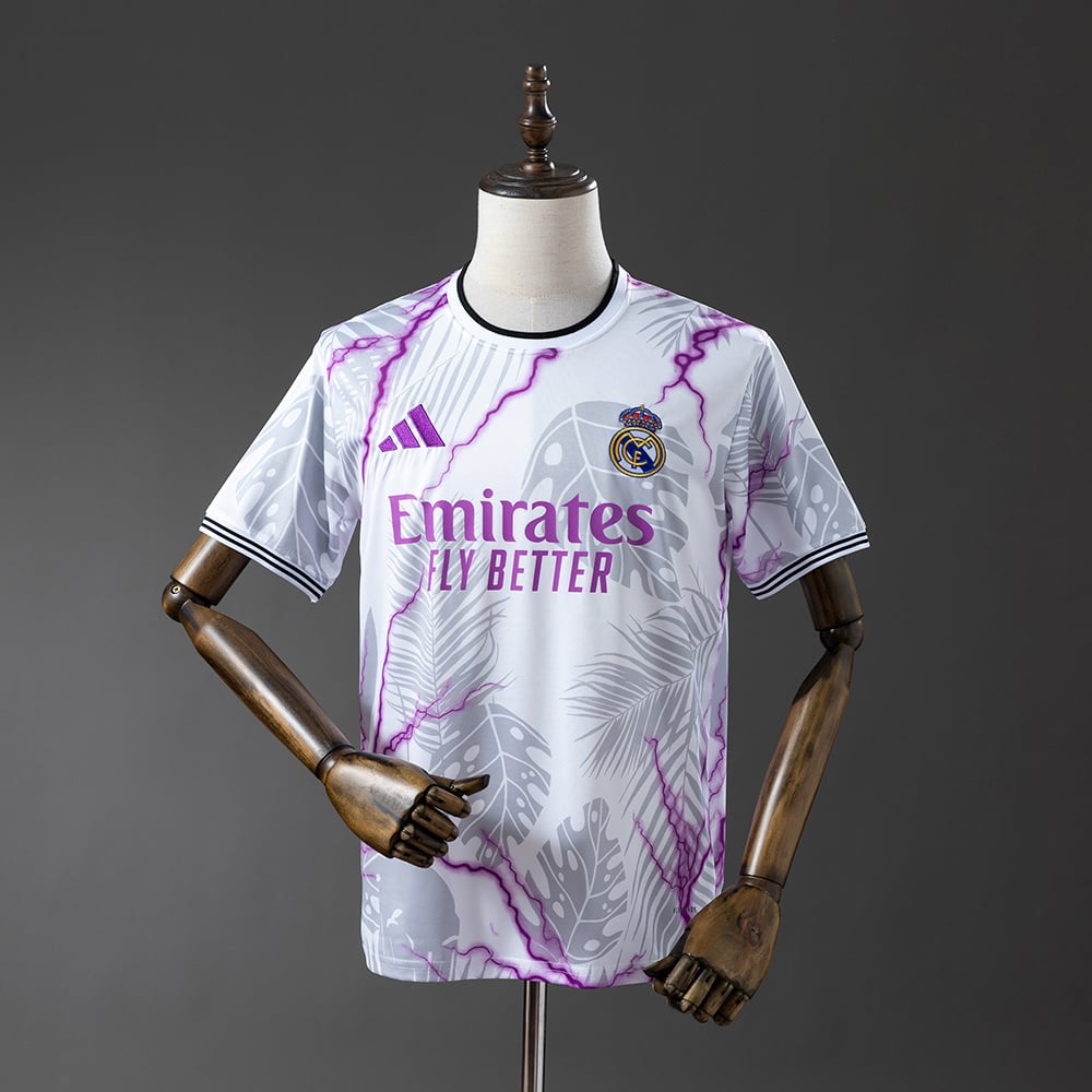 Real Madrid Special Edition 25/26 - Vista 1