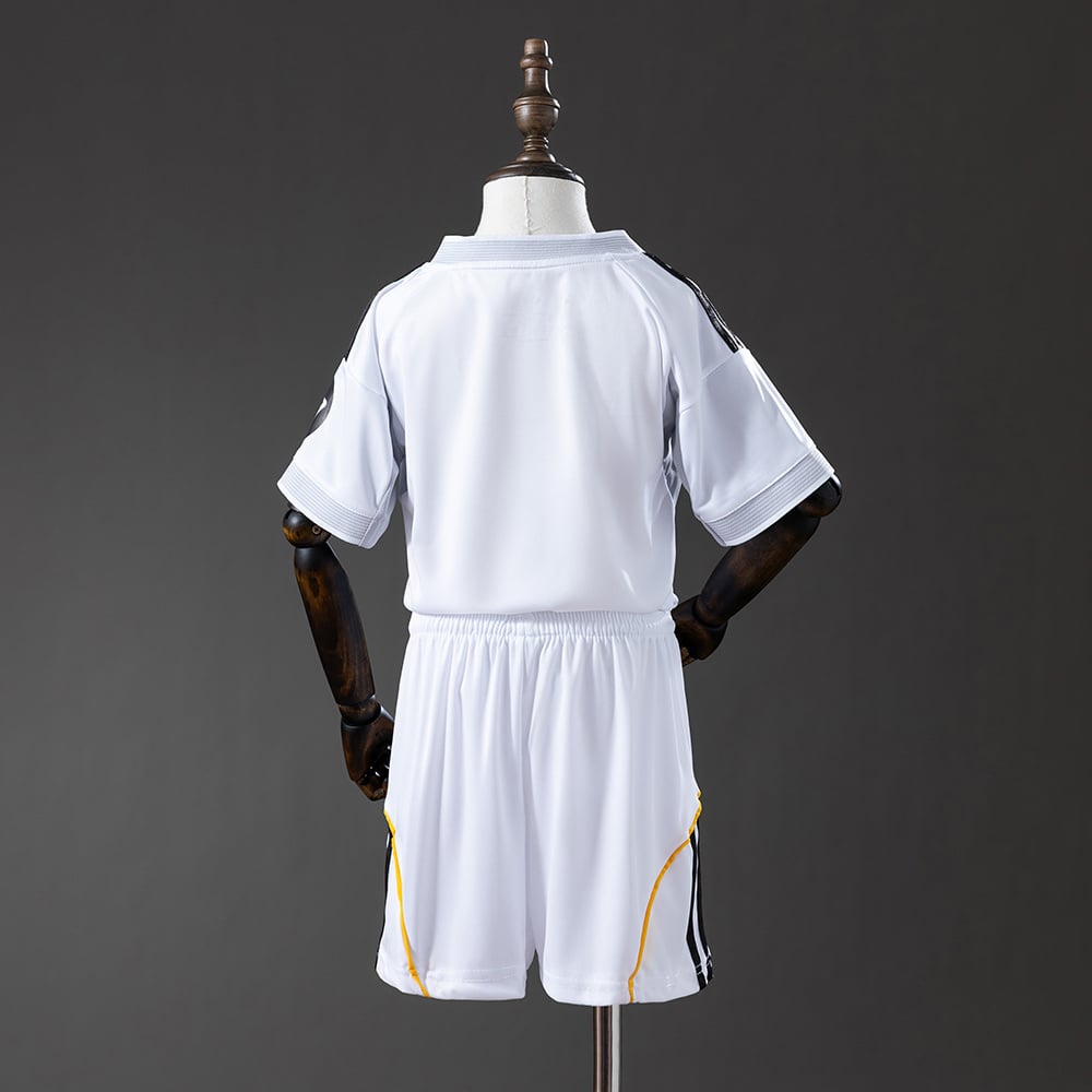 Kit Criança Real Madrid 2025/26 Principal - Vista 2