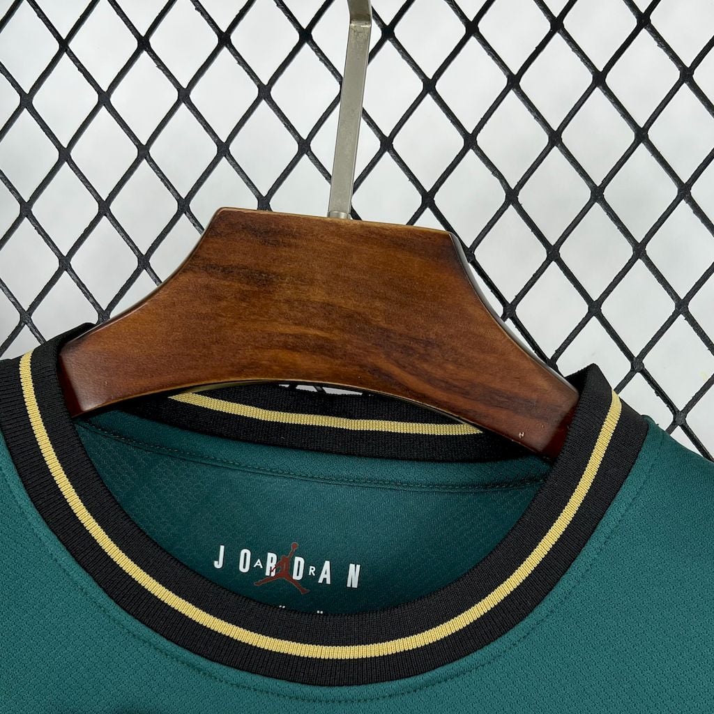 Camisola Liverpool Especial Jordan Concept 2025/26 - Vista 4