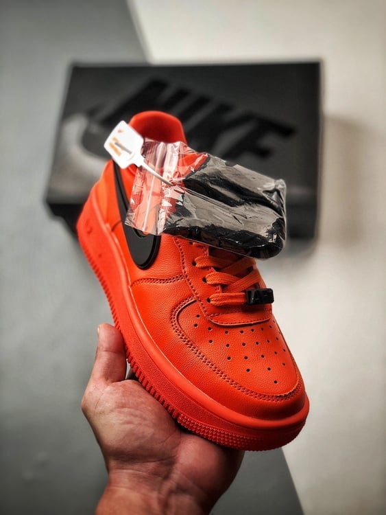 Ambush x Nike Air Force 1 Low SP Vermelho - Vista 1