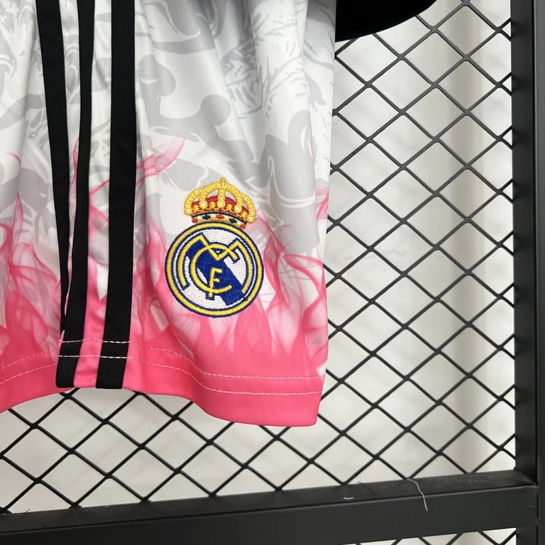 Kit Criança Real Madrid Edição Especial 2025/26 - Vista 6