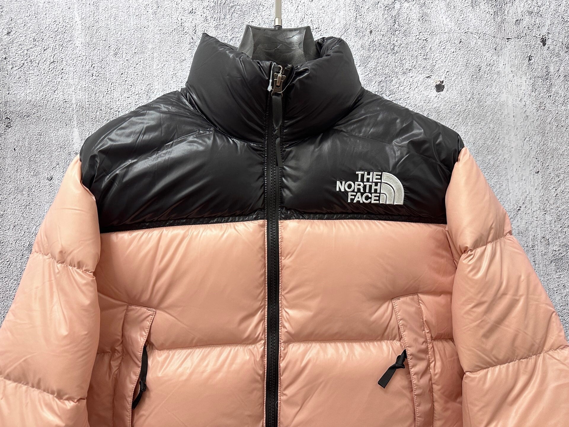 The North Face classic 700 mulher salmão - Vista 4