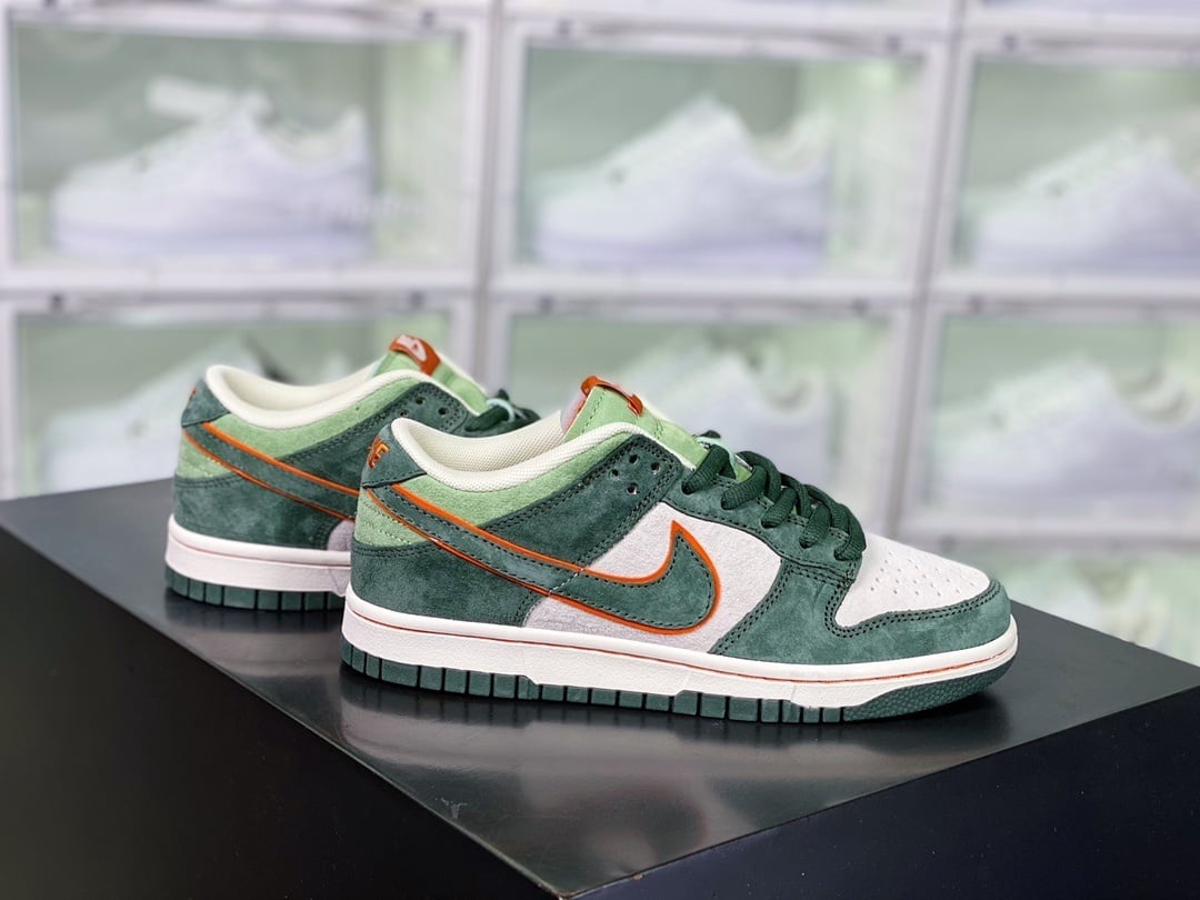 NK Dunk Low Camurça Marinho, Verde Escuro e Cinza Claro