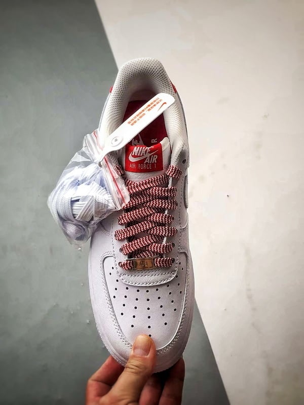 Air Force 1 '07 Low Branco e Vermelho - Vista 2