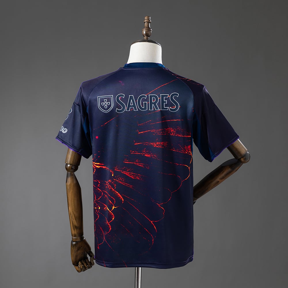 Camisola Adidas x Vhils x SL Benfica - Edição Especial 2025-2026 - Vista 2