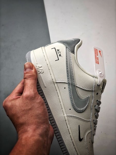 A-COLD-WALL* x Air Force 1 Low Creme e Cinzento - Vista 2
