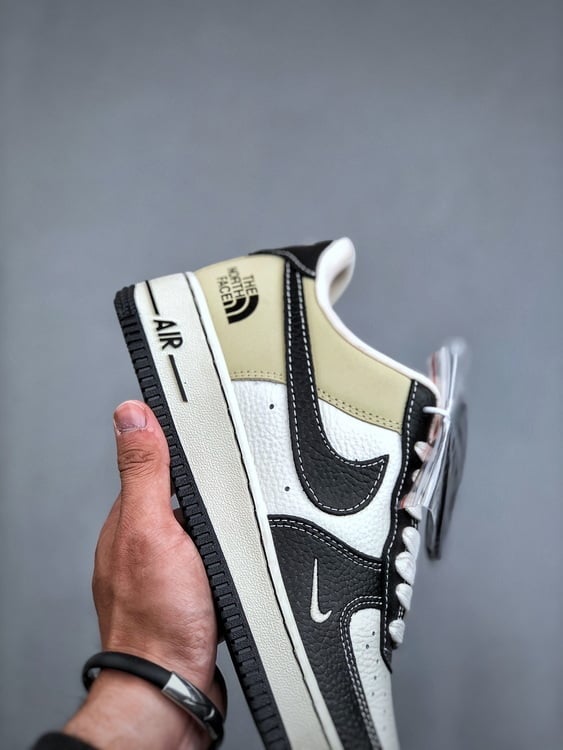 Air Force 1 '07 Low The North Face Couro Lichia Preto - Vista 5