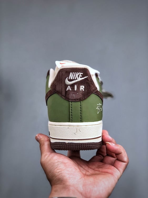 Air Force 1 '07 Low Stüssy Verde e Castanho - Vista 4