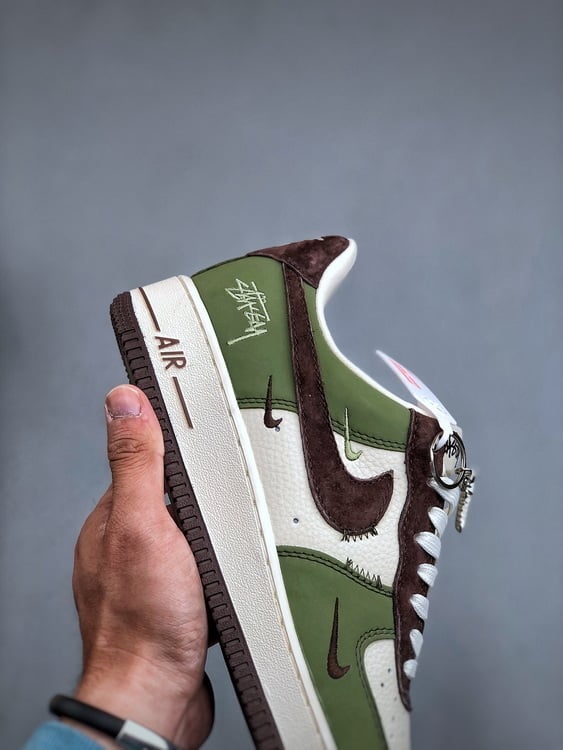 Air Force 1 '07 Low Stüssy Verde e Castanho - Vista 5