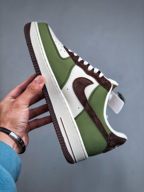 Air Force 1 '07 Low Stüssy Verde e Castanho - Vista 9