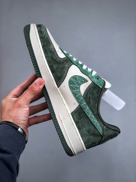 Air Force 1 '07 Low Verde Jade com Tecnologia Flywire - Vista 9