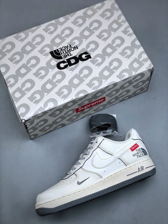 Nike Air Force 1 Low Supreme - Vista 8