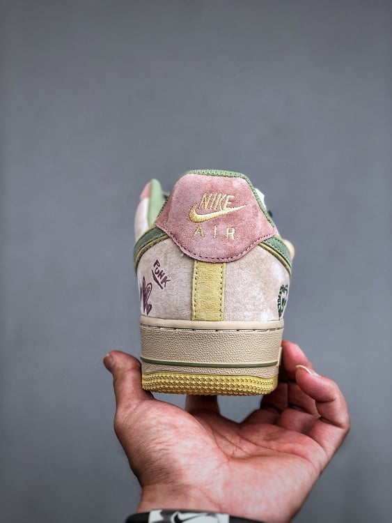 Air Force 1 '07 Low 'Pessegueiros' Edição Noite de Natal - Vista 4