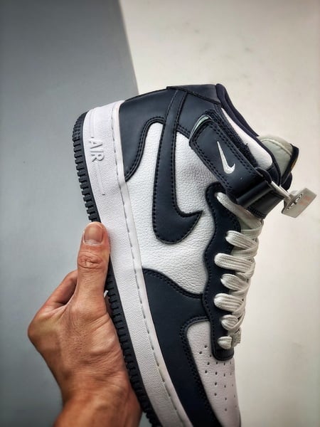 Air Force 107 Mid Azul Escuro e Branco Meio Alto - Vista 2